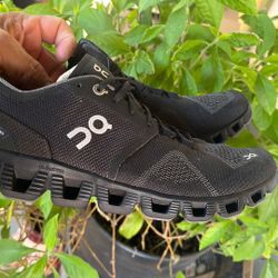 Tenis Nuevos Para Mujer Size 9.5 On Cloud