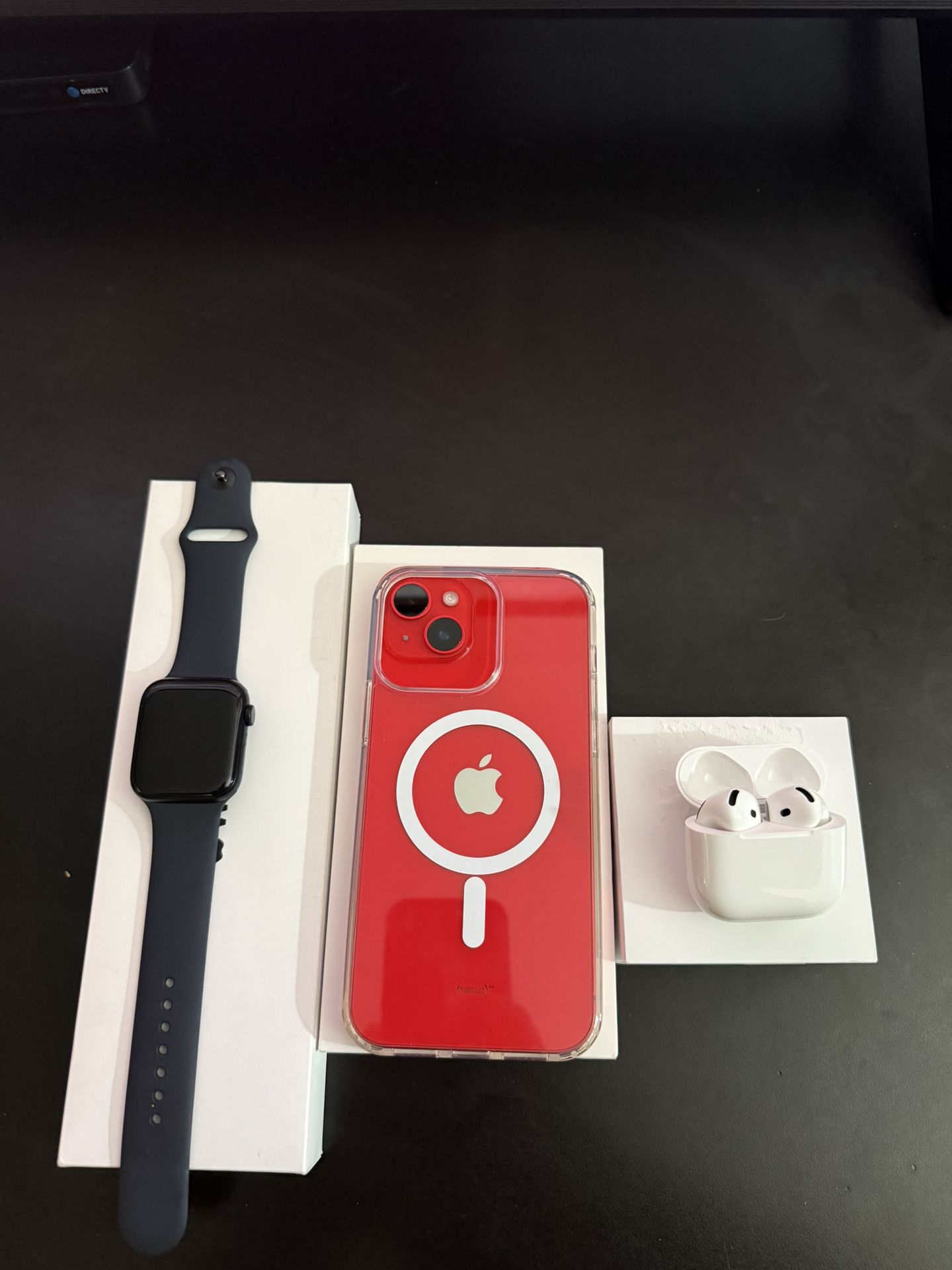🔥🔥Apple iPhone 14 Plus 128GB Unlocked (Apple Watch SE 2nd Generation)(Apple Airpods 4) Bundle! Literally New !Proof Of Purchase (Refer To Photos)🔥