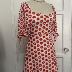 flirty flower print dress with poof sleeves 