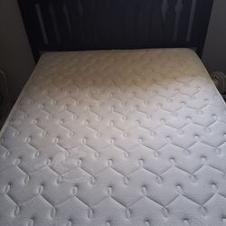 Full size bed