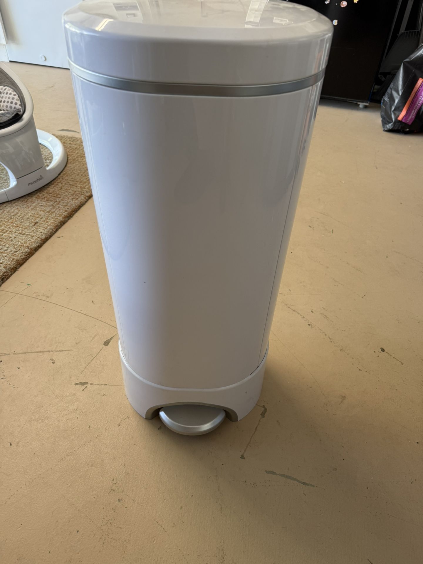 Munchkin Diaper Pail