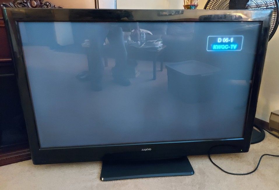 Sanyo DP50741 50” Class 720p 60Hz Plasma Flat Screen HDTV. Works Great!!