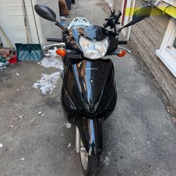 Honda Lead 110 