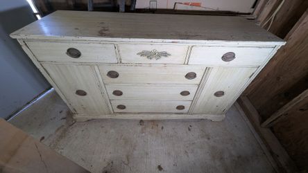 Vintage Solid Wood Buffet / Sideboard – Shabby Chic Queen 👑
(or Serious Restoration Project!)
This big beauty is serving major
