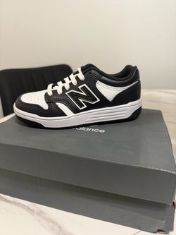 New Balance Low-Top Sneakers Black and White