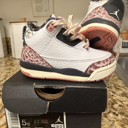  Jordan  3 Pink White Toddler Size 5c
