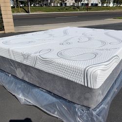 Queen Organic Cool Gel Memory Foam!!