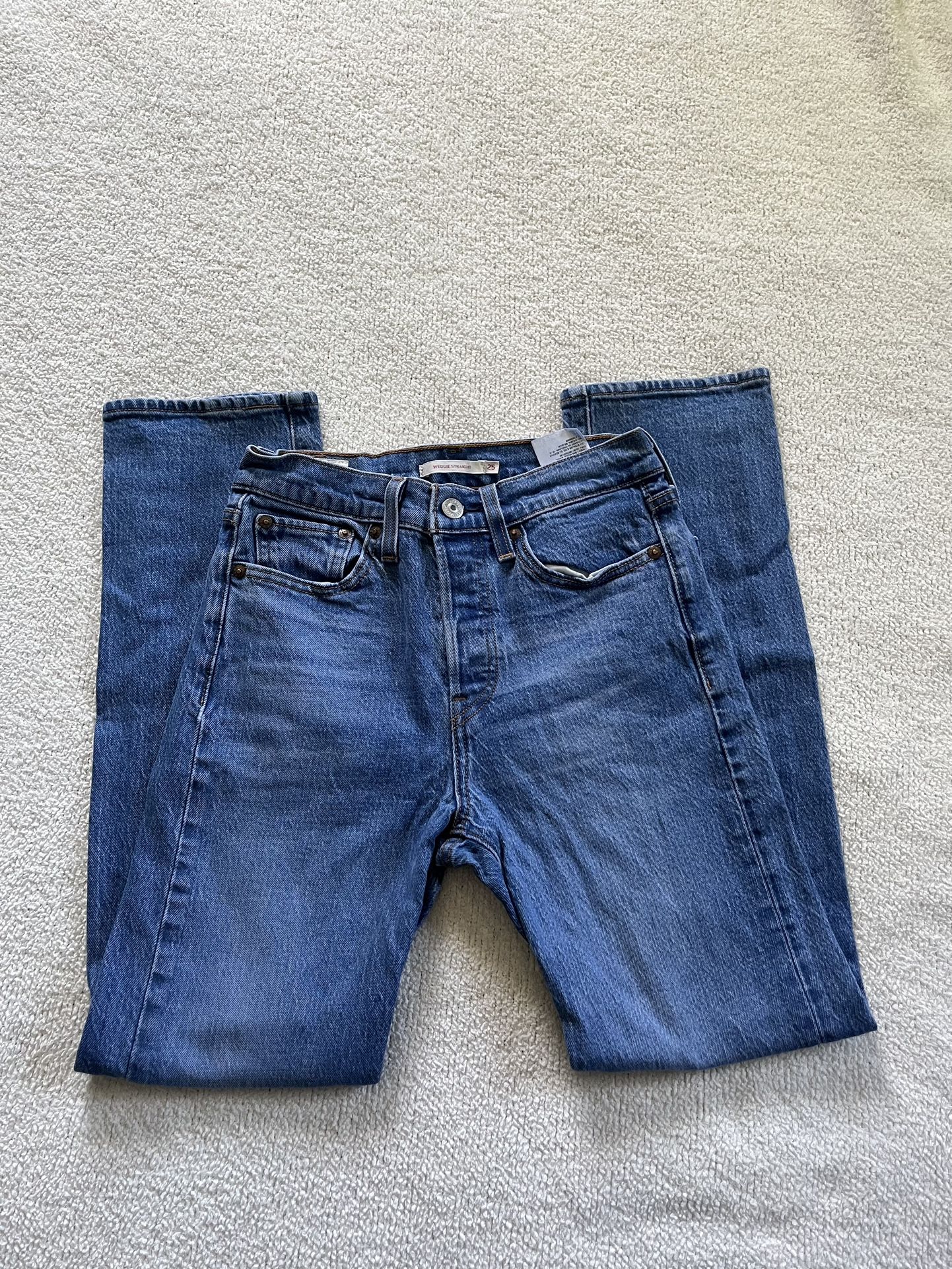 Levi’s Wedgie Straight Denim Jeans
