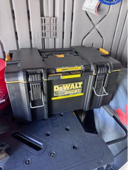 DEWALT ToughSystem 2.0 Tool Box