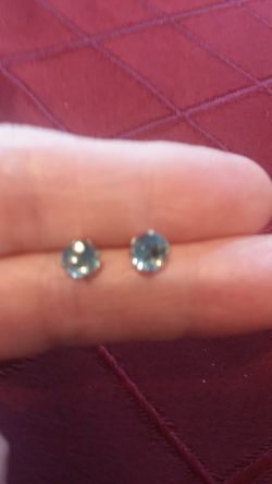 2 Karat Genuine Sterling Silver Sky Blue Aqua Marine Round Studs