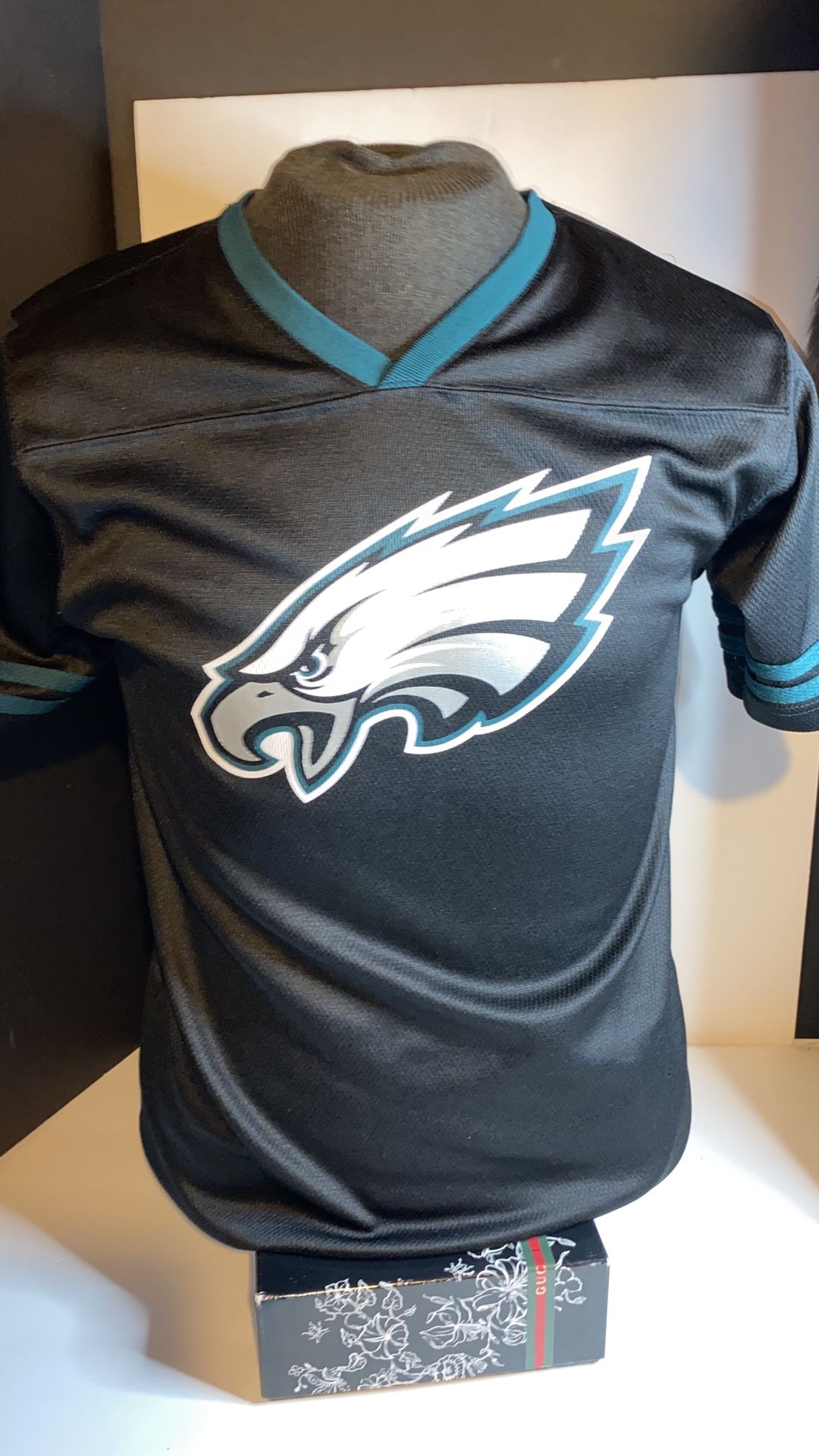 Eagles 🦅 shirt kids size XL