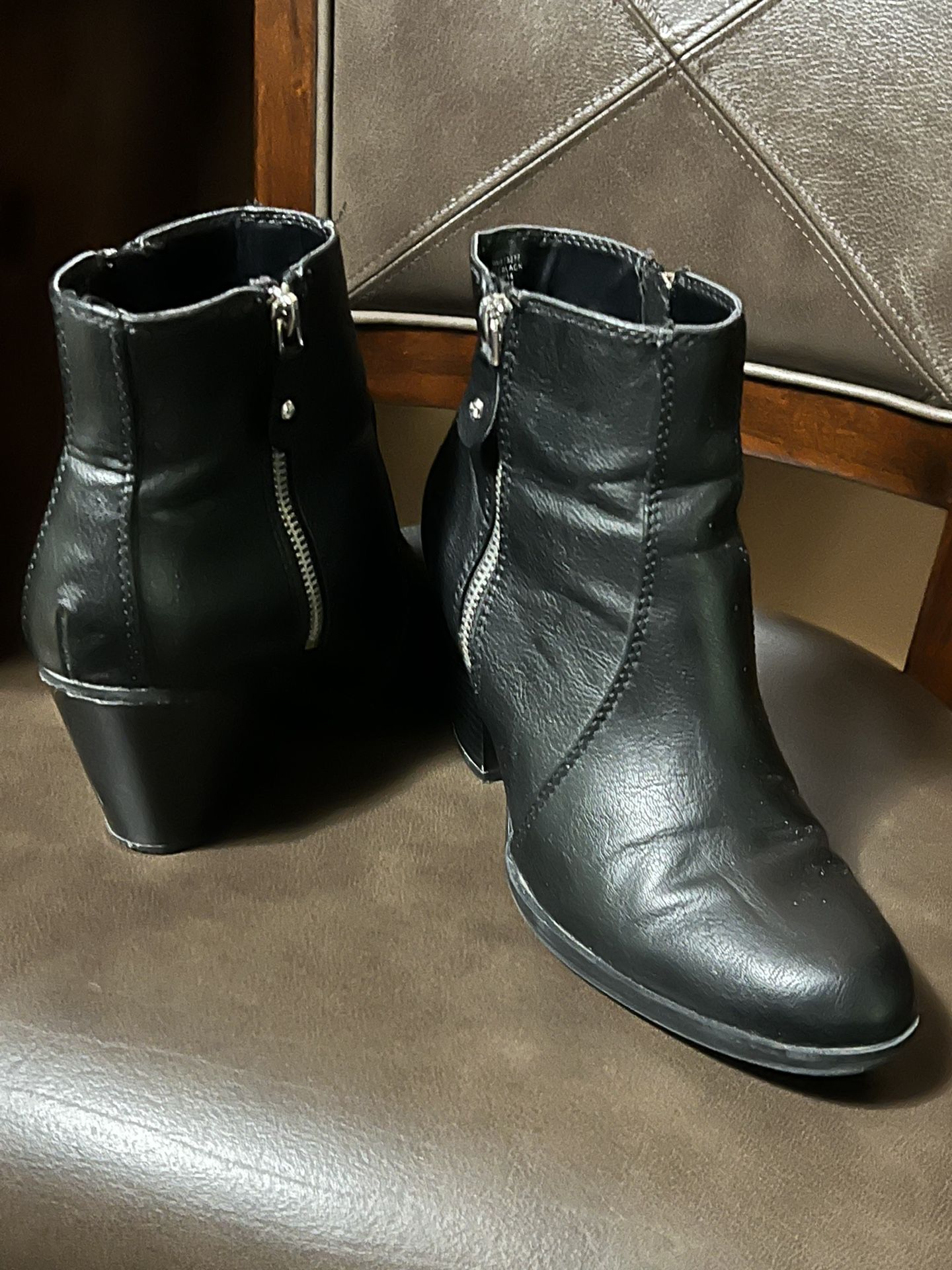 Simply Vera Black Boots 