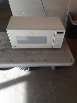 GE Spacemaker II Microwave- Northside or Downtown 