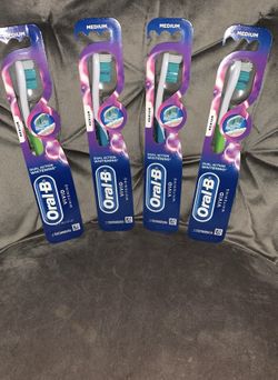 Oral B Toothbrush Bundle 