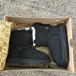 Brand New UGGS For Girls 