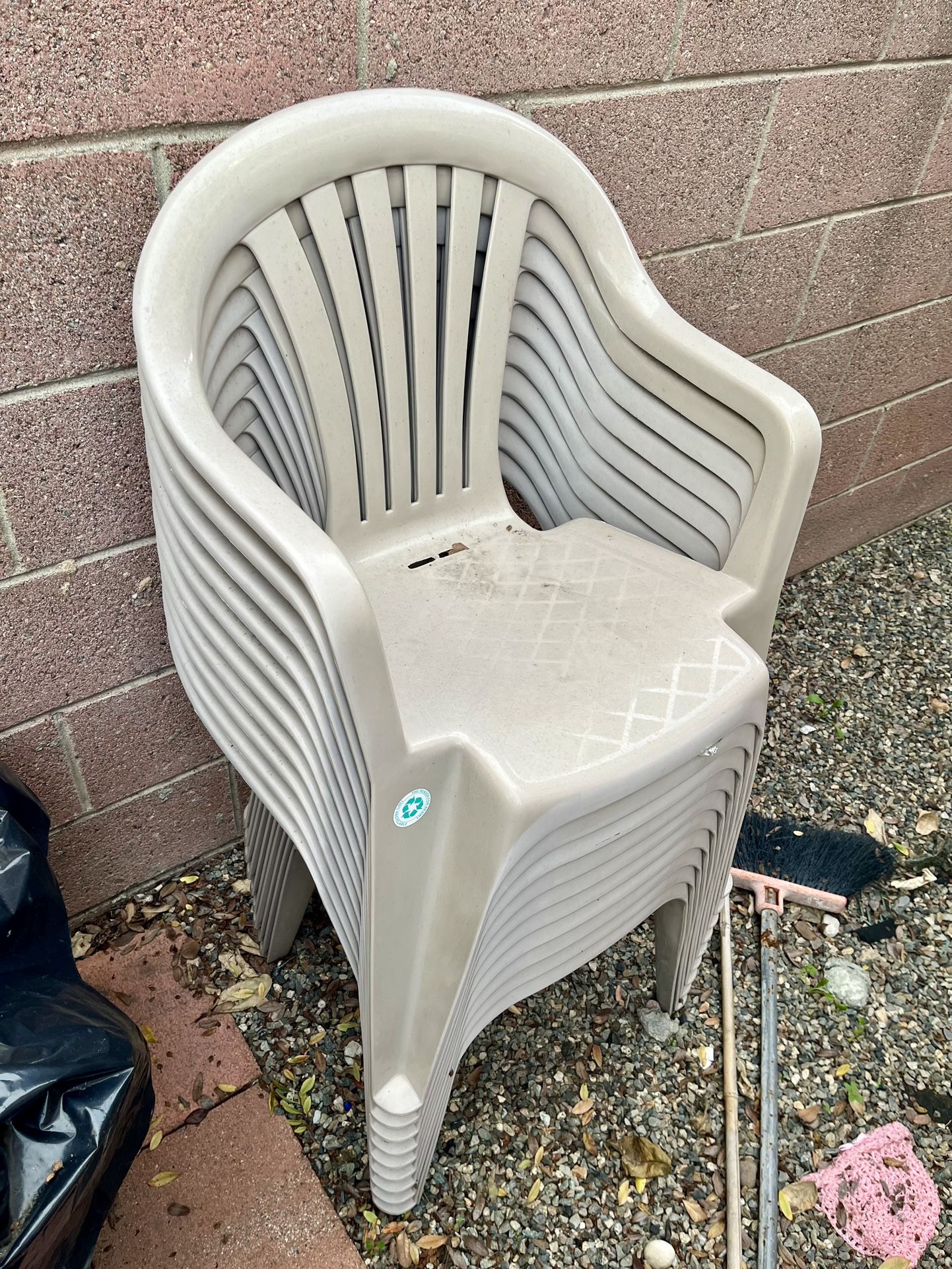  20 plastic patio chairs