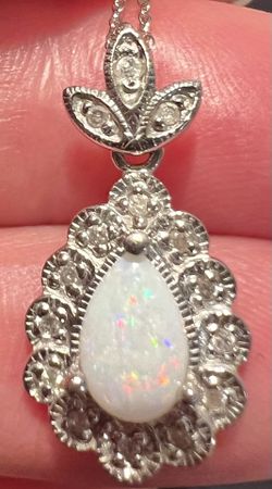 💖Opal & Diamonds Vintage 14K Gold Beautiful Pear Shaped Pendant Necklace 18” Chain ‼️$249 FIRM‼️
