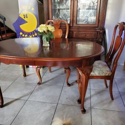 Table With 6 Chairs 