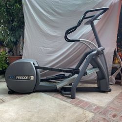  Precor EFX 546i V3 Elliptical Cross-Trainer. 