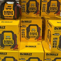 DEWALT 2000A LITHIUM JUMP STARTER/INFLATOR