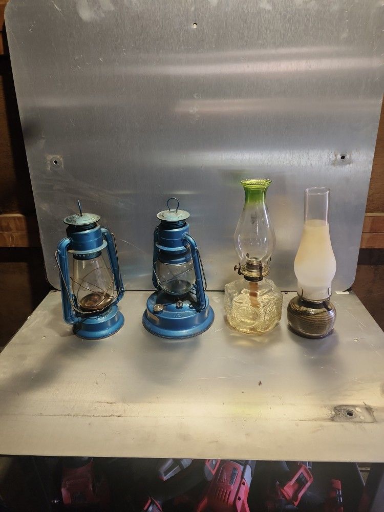 Vintage Kerosene Lamps - Still Works!