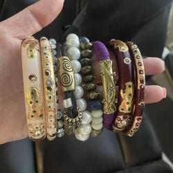 Bracelets 
