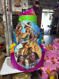 Moana pastel piñata