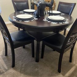 OM• $38 Initial • Brand New// 5 Piece Dining Set 