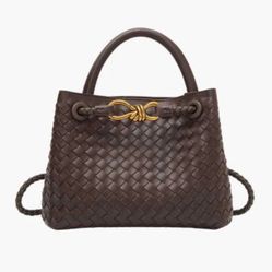 Beaguful Women's Handmade Woven Top-handle Bag