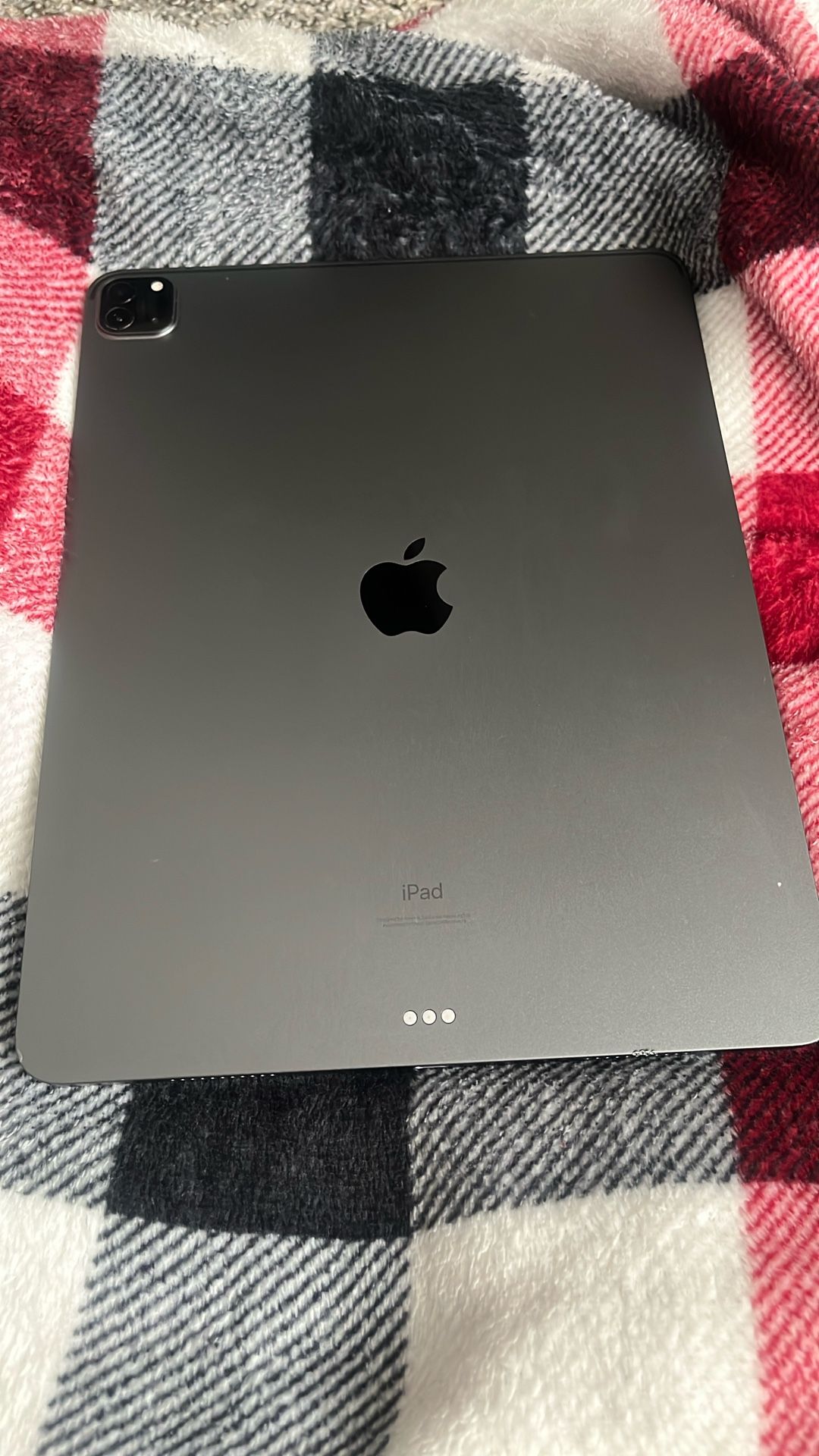 iPad Pro 12.9in, Apple Keyboard/Apple Pen $700
