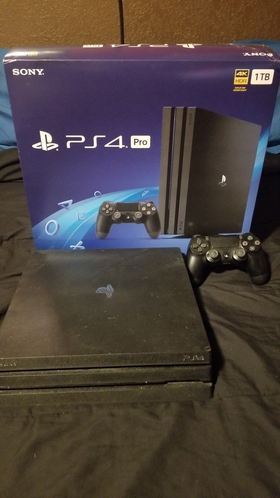 PS4 Pro 1TB Great Condition [Used w/ Box]