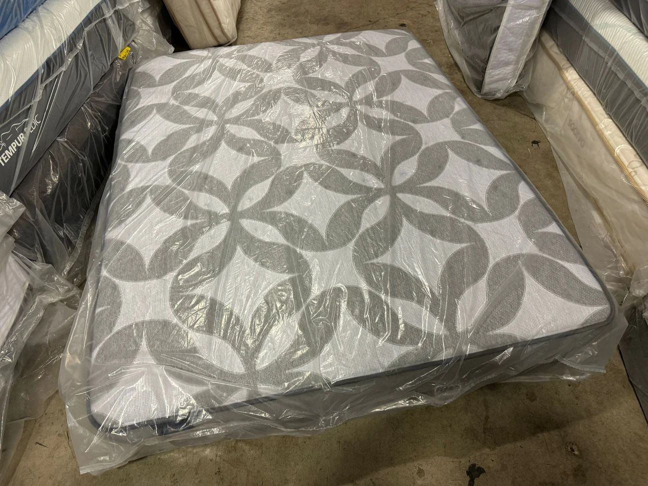 💥BIG SALE💯QUEEN SEALY POSTURPEDIC FIRM🎉