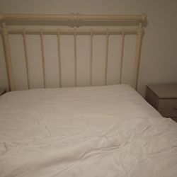 Queen Bed Set – Mattress + Box Spring + Frame + 2 Nightstands