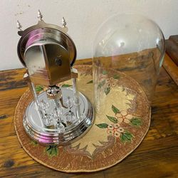 RELOJ ANTIGUO DE PENDULO Y URNA DE CRISTAL