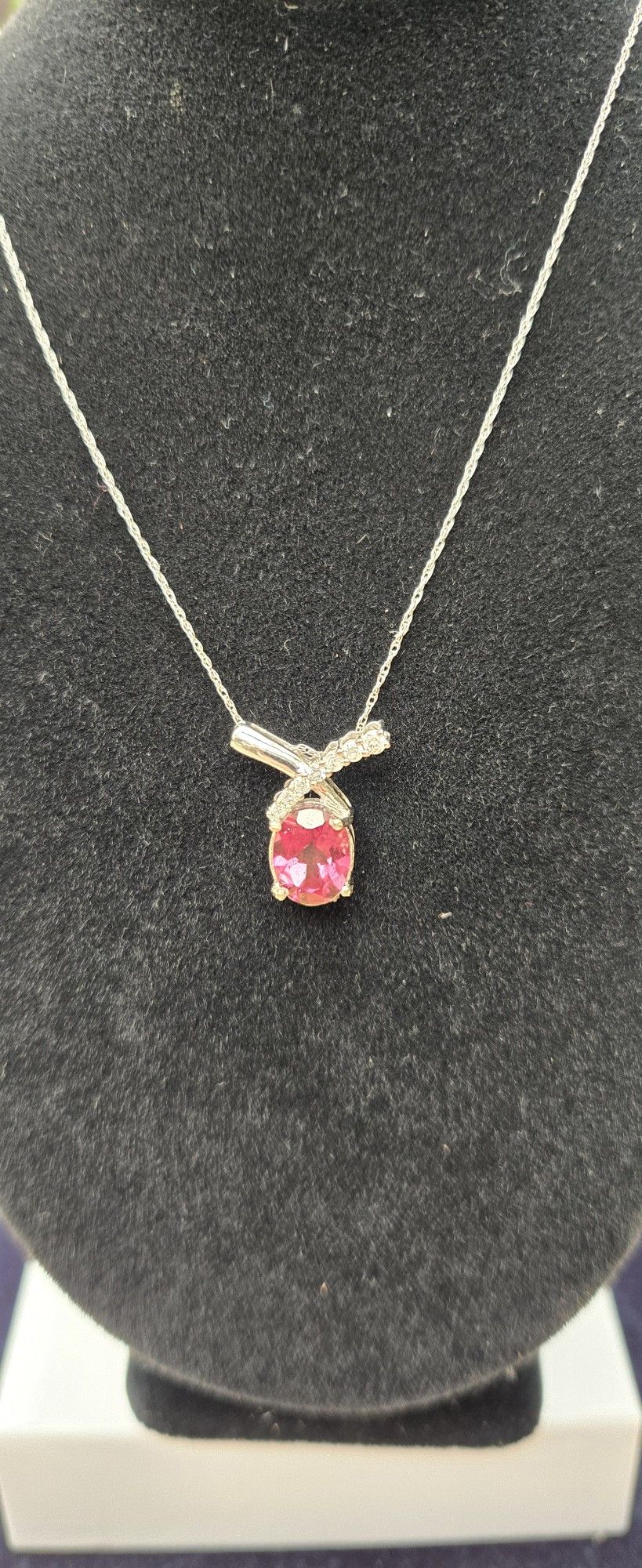 Genuine RubilliteTourmaline pendant (10 K )