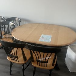 Dining Room/Kitchen Table Set 6 Chairs And Leaf