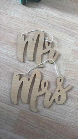 MR MRS WEDDING SIGNS