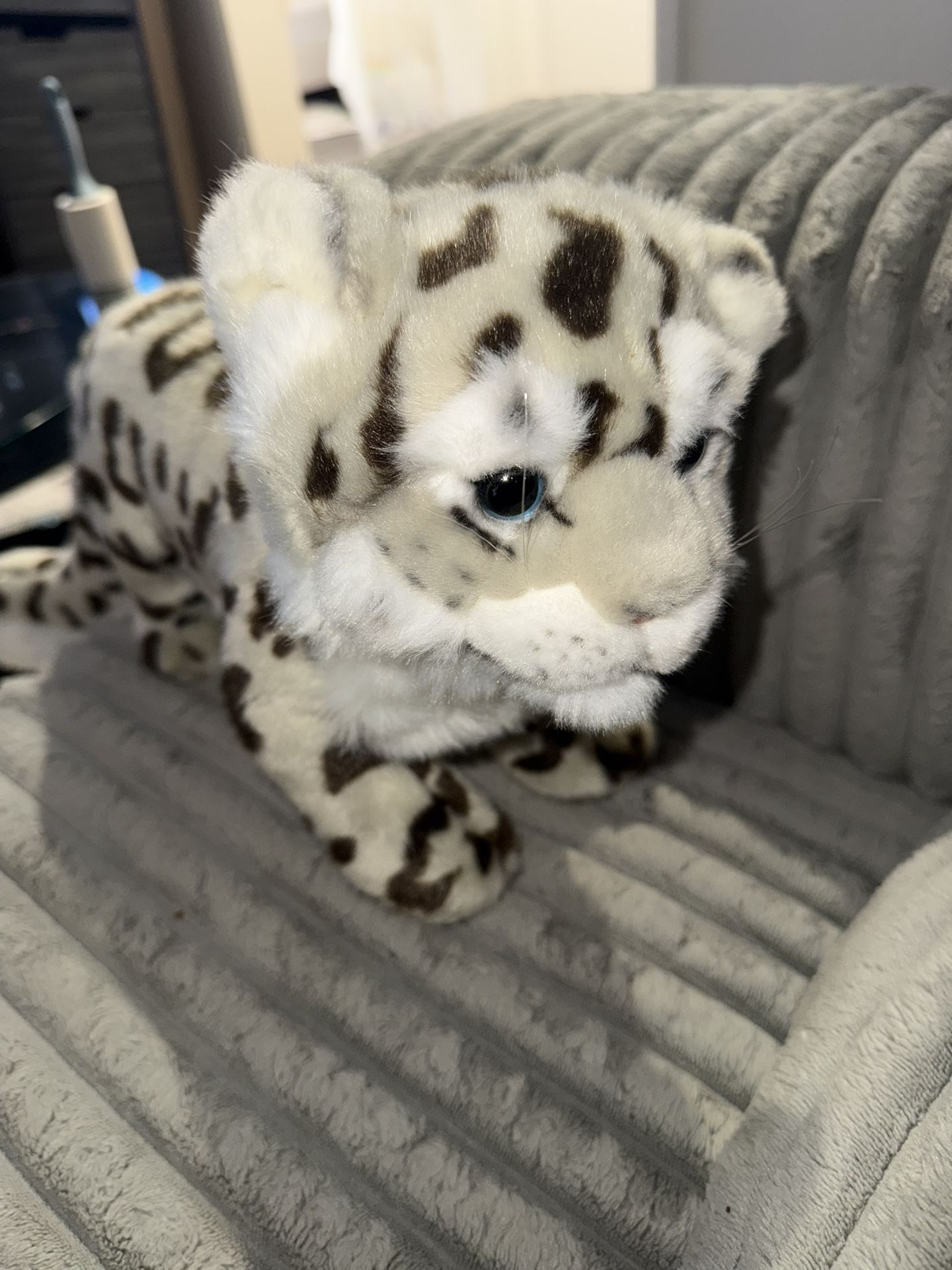 Keaiart realistic White Leopard