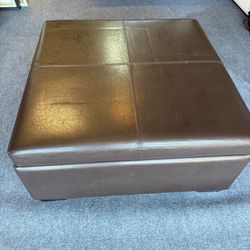 Bassett 38" Square Leather Ottomen with storage