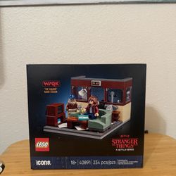 WSQK Stranger Things “The Squawk Radio Station” - Lego 