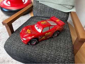 Lightning McQueen car with sounds etc PICK UP