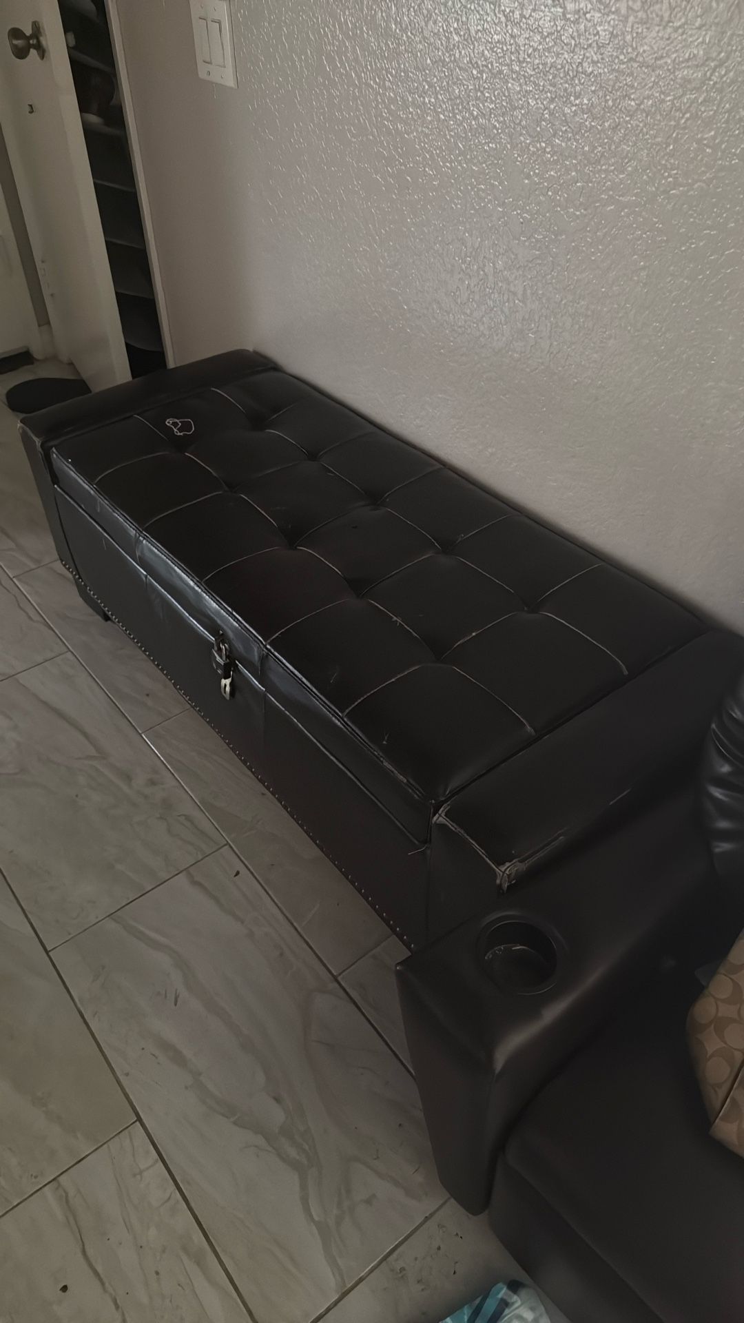Couch With Secret Storage Come With Keys