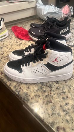 Air Jordan Mid-Top Sneakers White Black 6 1/2y