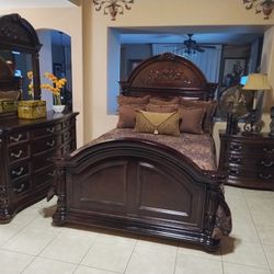 Queen Size Bedroom Set With New Mattress 