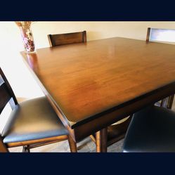 Dining Table And 4 Chairs 