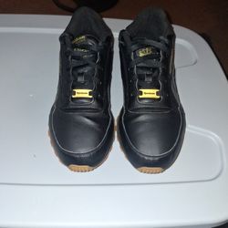 Black And Gold Reeboks In Great Condition Asking 30$ Size 11