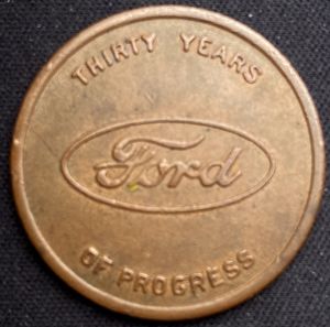 Photo 1903-1933 ~ FORD V8 30 YEARS OF PROGRESS TOKEN - Excellent Condition!