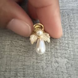 Vintage Pearlized Angel Pin