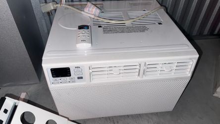 TCL 10,000 btu SMART window AC + drill free stand