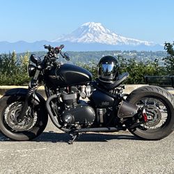 2018 Triumph bobber black 1200